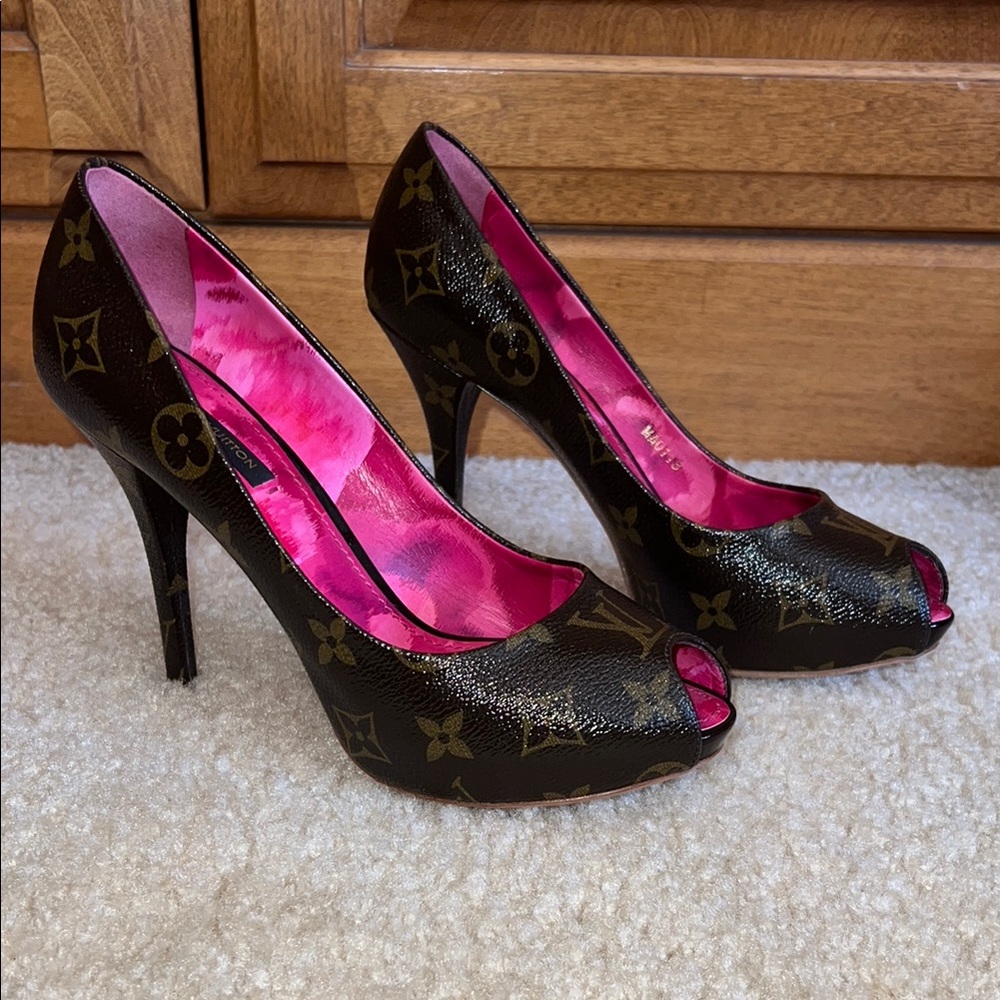 Louis Vuitton Brown Peep Toe Heels